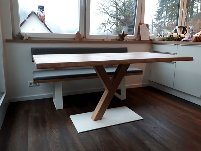Design-Tisch, Tischplatte und Fuß nach Maß